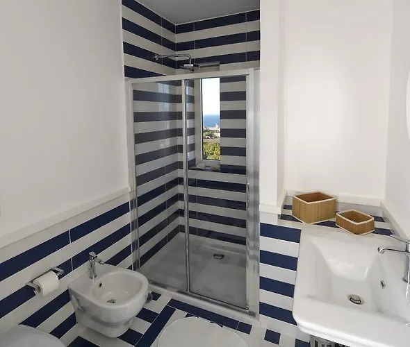 3 View Πανσιόν 4*